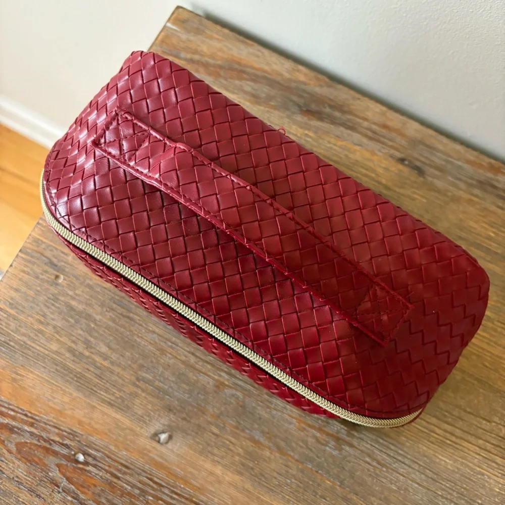 Faux leather cosmetic case - Picture 2 of 7